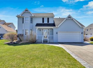 35 Sagebrush Ln, Lancaster, NY