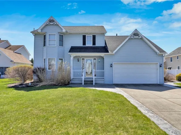 35 Sagebrush Ln, Lancaster, NY 14086
