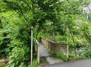 235 Roaring Fork Rd, Gatlinburg, TN 37738