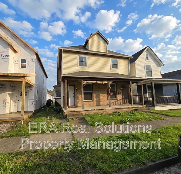 162 Wisconsin Ave — Photo 1