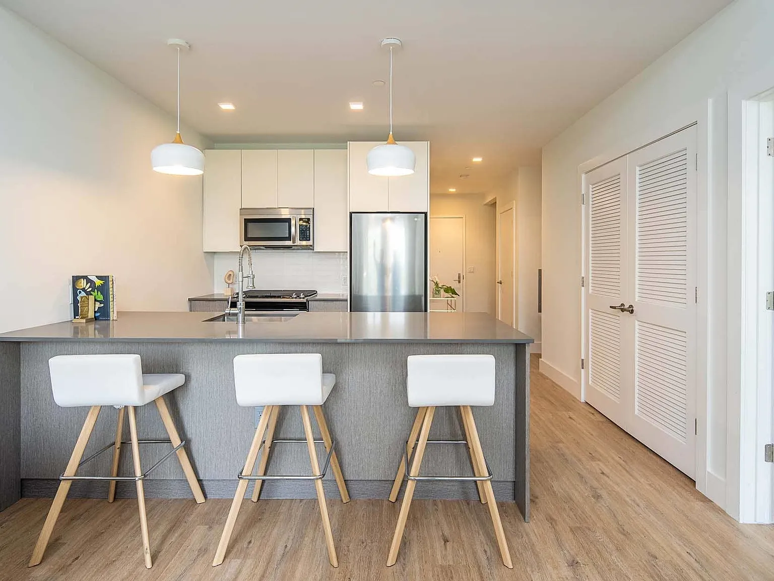 1 bed, 1.0 bath, $2,850 — Photo 4