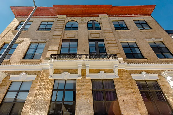 Rented by MySpaceNYC | media 10