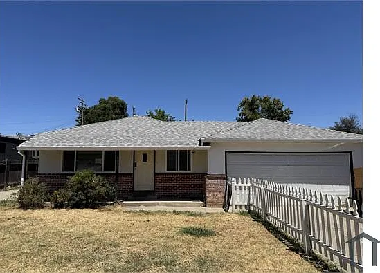 3 bed, $2,385 — Photo 1