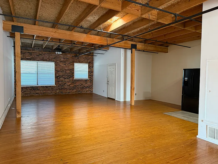 1717 S Ervay St #202 — Photo 4
