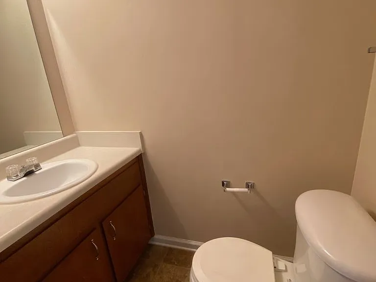 512 Patriot Park Ct — Photo 6