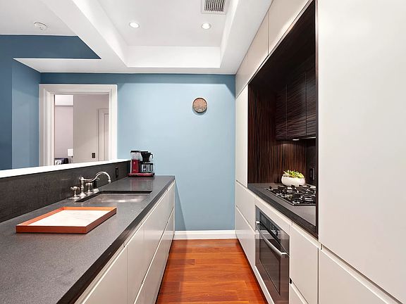 5th image of 55 Wall St APT 502