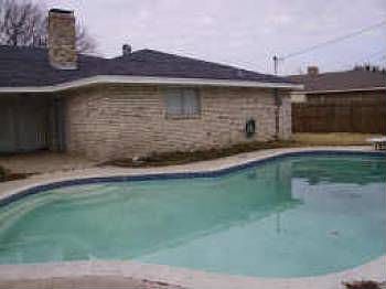 1st image of 1004 Peach Ln