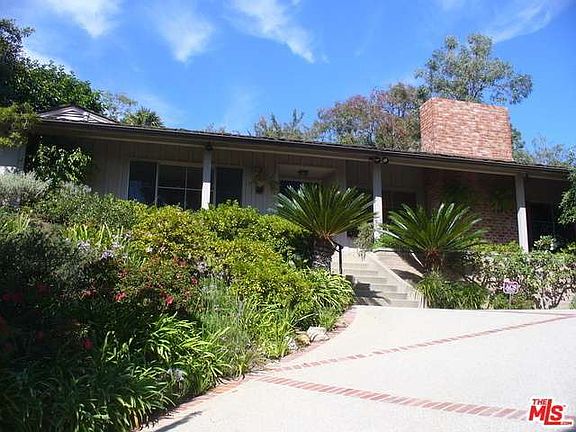 2nd image of 130 Ashdale Ave