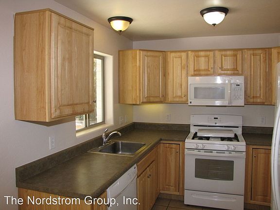 4th image of 5138 E Lee St #9