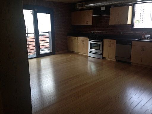 1st image of 1016 W Railroad Ave APT 401
