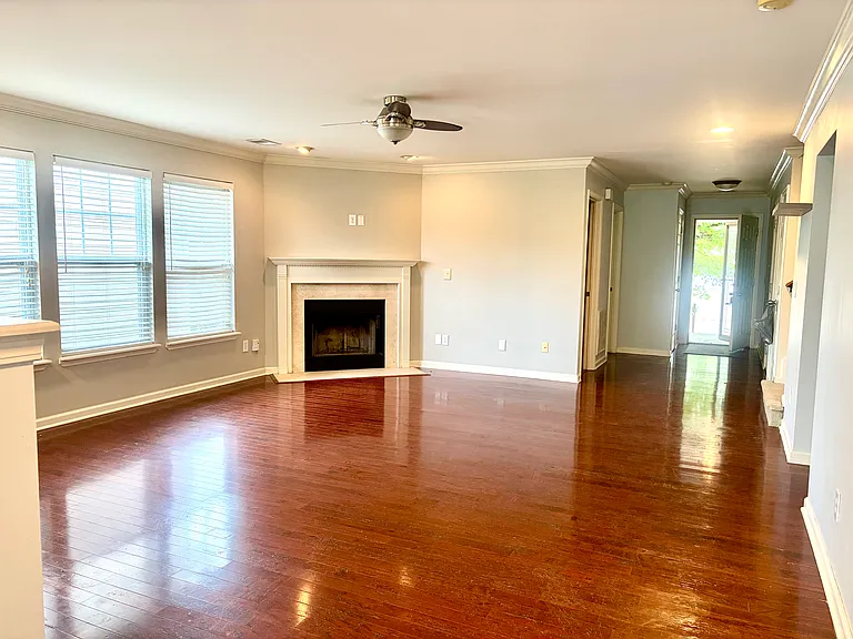 996 Applecross Dr — Photo 3