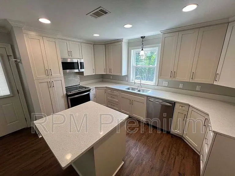 13235 Country Park Ave — Photo 12