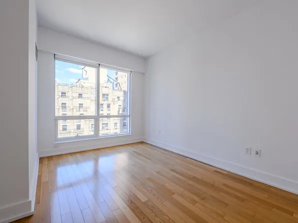 350 West 42nd Street image 7 of 17