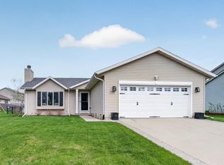 1107 Tara Dr, Sun Prairie, WI 53590