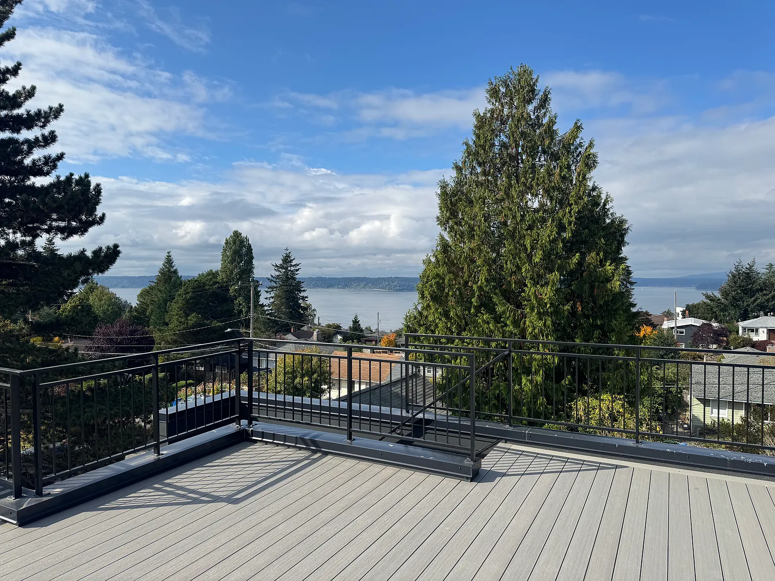 3 bed, 3.5 bath, 2200 sqft, $5,500 — Photo 4