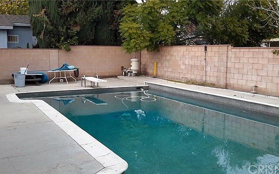 2nd image of 8548 Owensmouth Ave