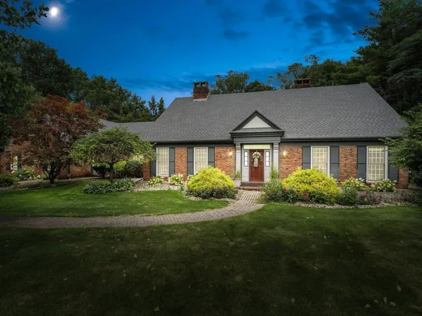 1441 Garland Cir, South Bend, IN 46614