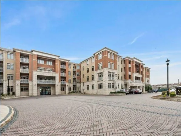 7400 River Rd APT 448, North Bergen, NJ 07047