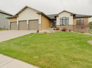 3605 Chisholm Pl, Bismarck, ND 58503