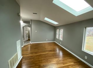 1817 Simpson St #2A, Evanston, IL 60201