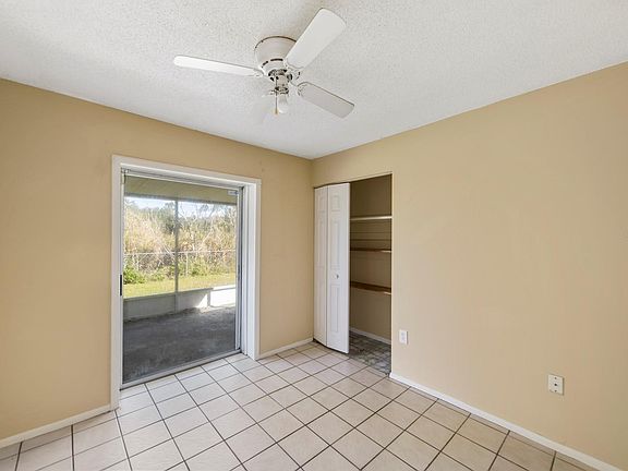 3rd image of 1003 65th Ave W