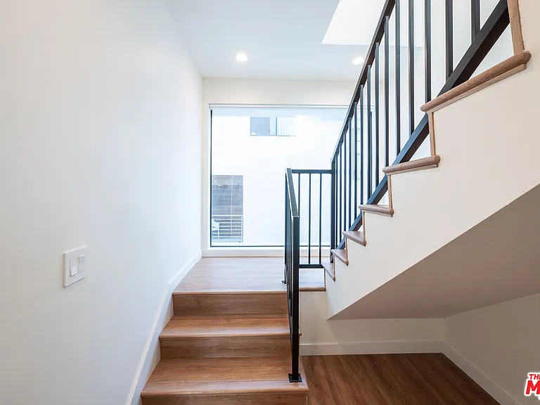 747 Lillian Way #8 — Photo 21