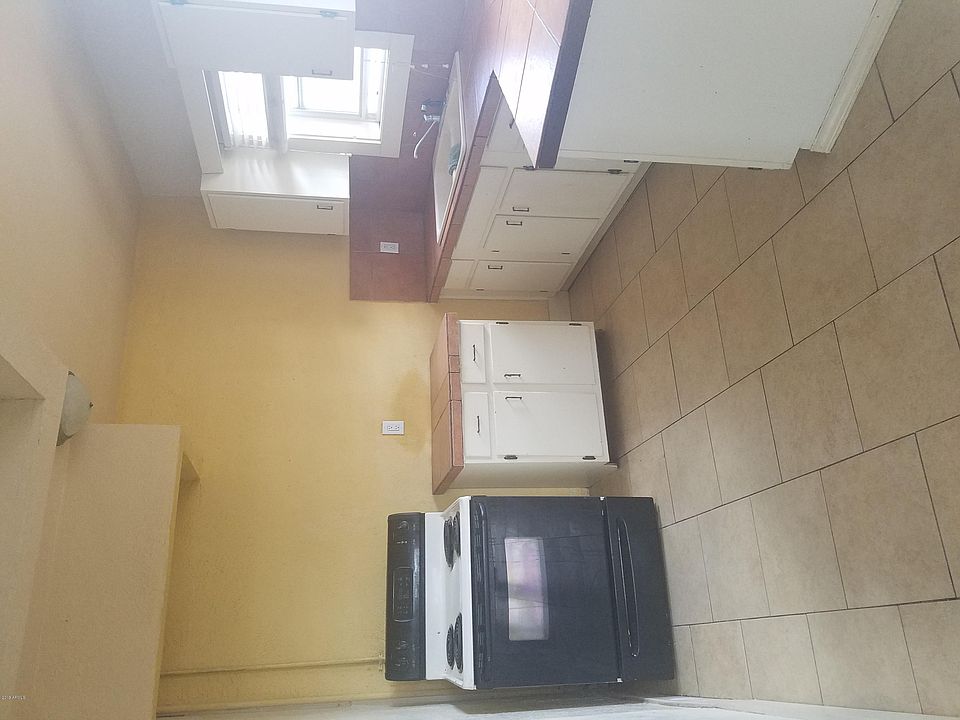 2nd image of 1165 E 10th St APT 3