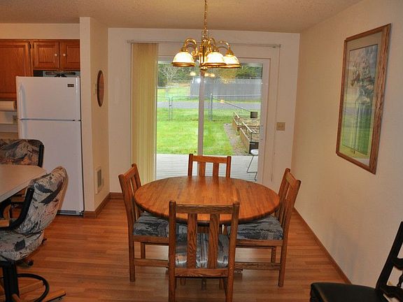 2nd image of 24508 Elm Pl
