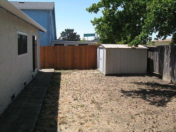 4th image of 127 College Ave