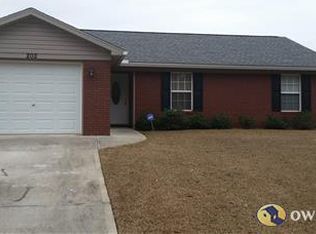 202 Oakwood Dr, Midland City, AL 36350