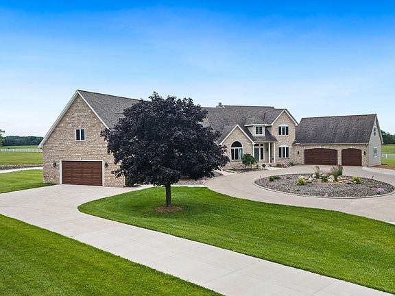 2nd image of 3631 E Pierceton Rd