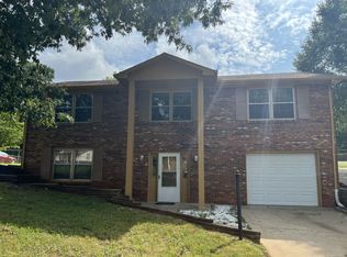 2211 Charlestown Rd, Clarksville, TN 37043