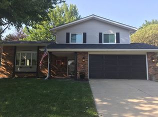 7310 Twin Oaks Rd, Lincoln, NE 68516