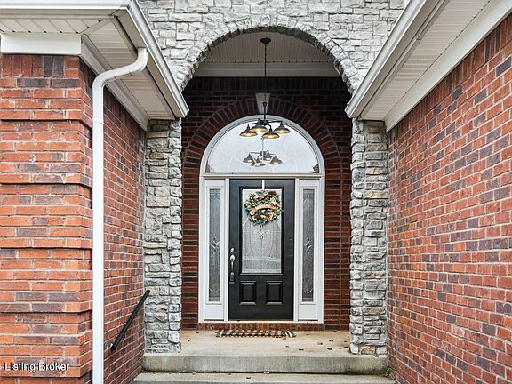 2nd image of 111 Victory Lake Dr