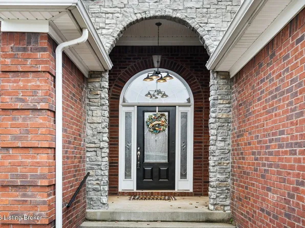 111 Victory Lake Dr, Vine Grove, KY 40175