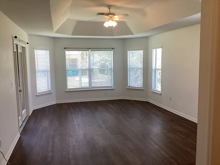 1424 Mistflower Ln — Photo 10