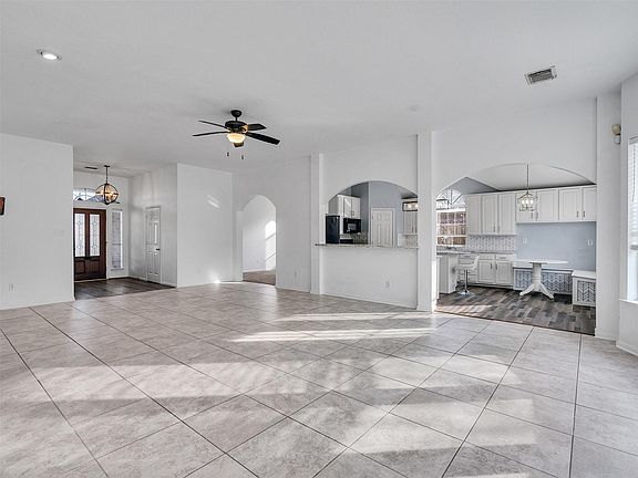 2nd image of 3327 La Seine Ln