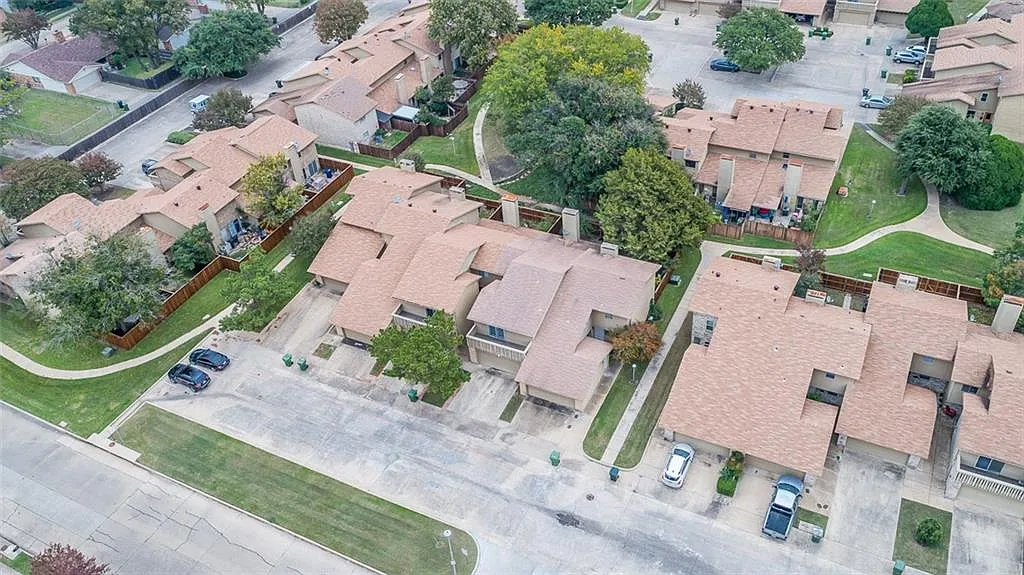 3114 E Park Dr photo 1