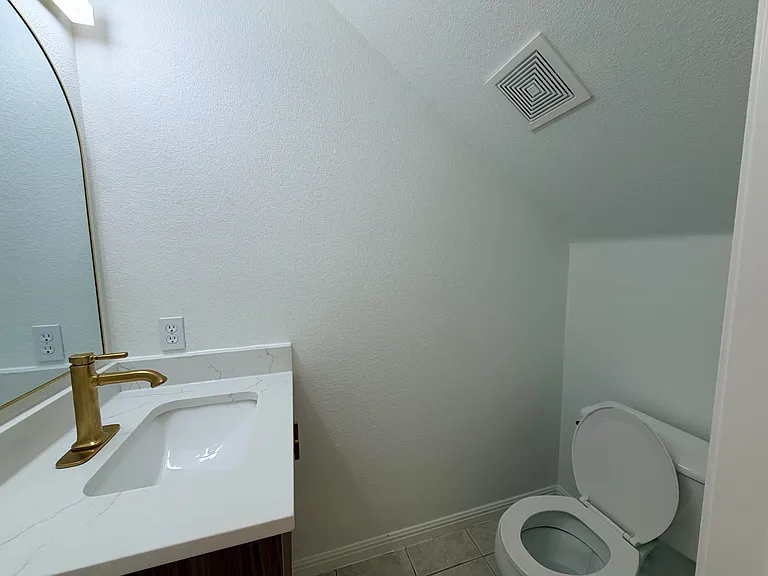 111 N Field St — Photo 27