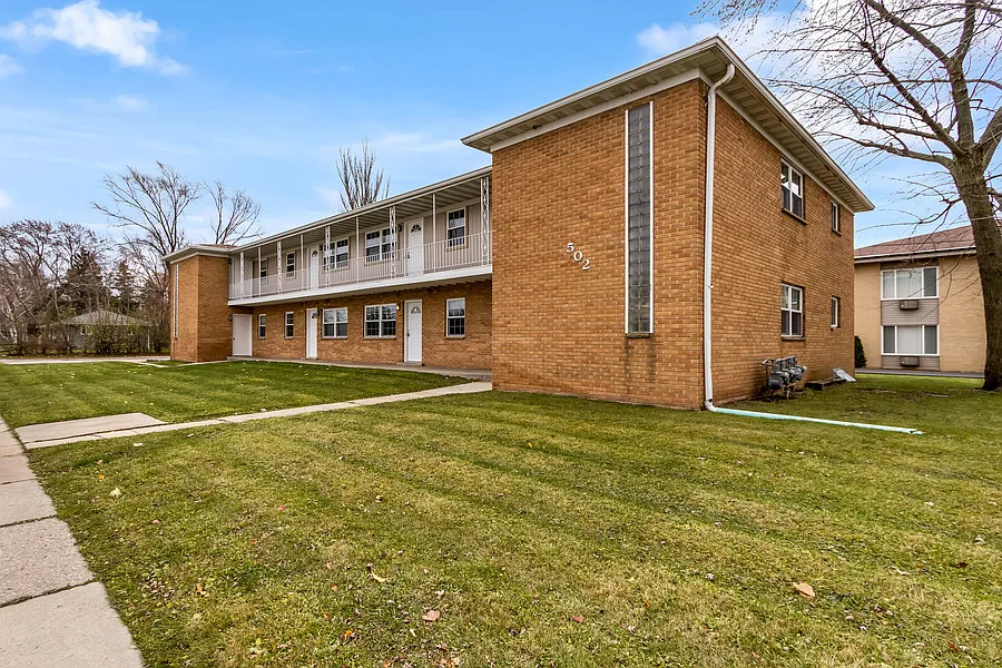 2 bed, 750 sqft, $950 — Photo 1