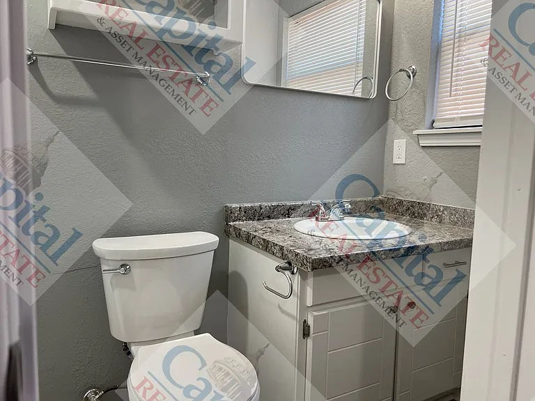 1013 W Gladys Way — Photo 18