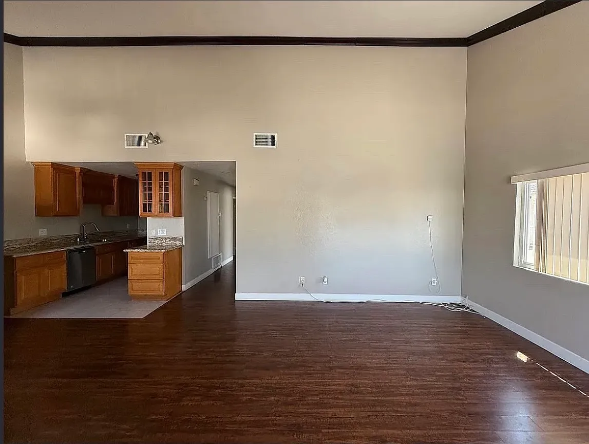 Building Photo - 8132 Larson Ave #6