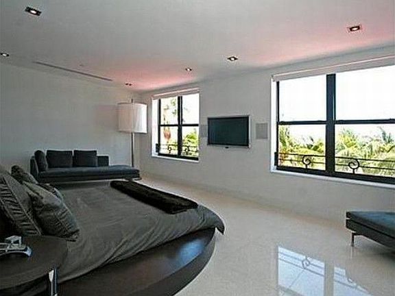 4th image of 1330 Ocean Dr #3CA