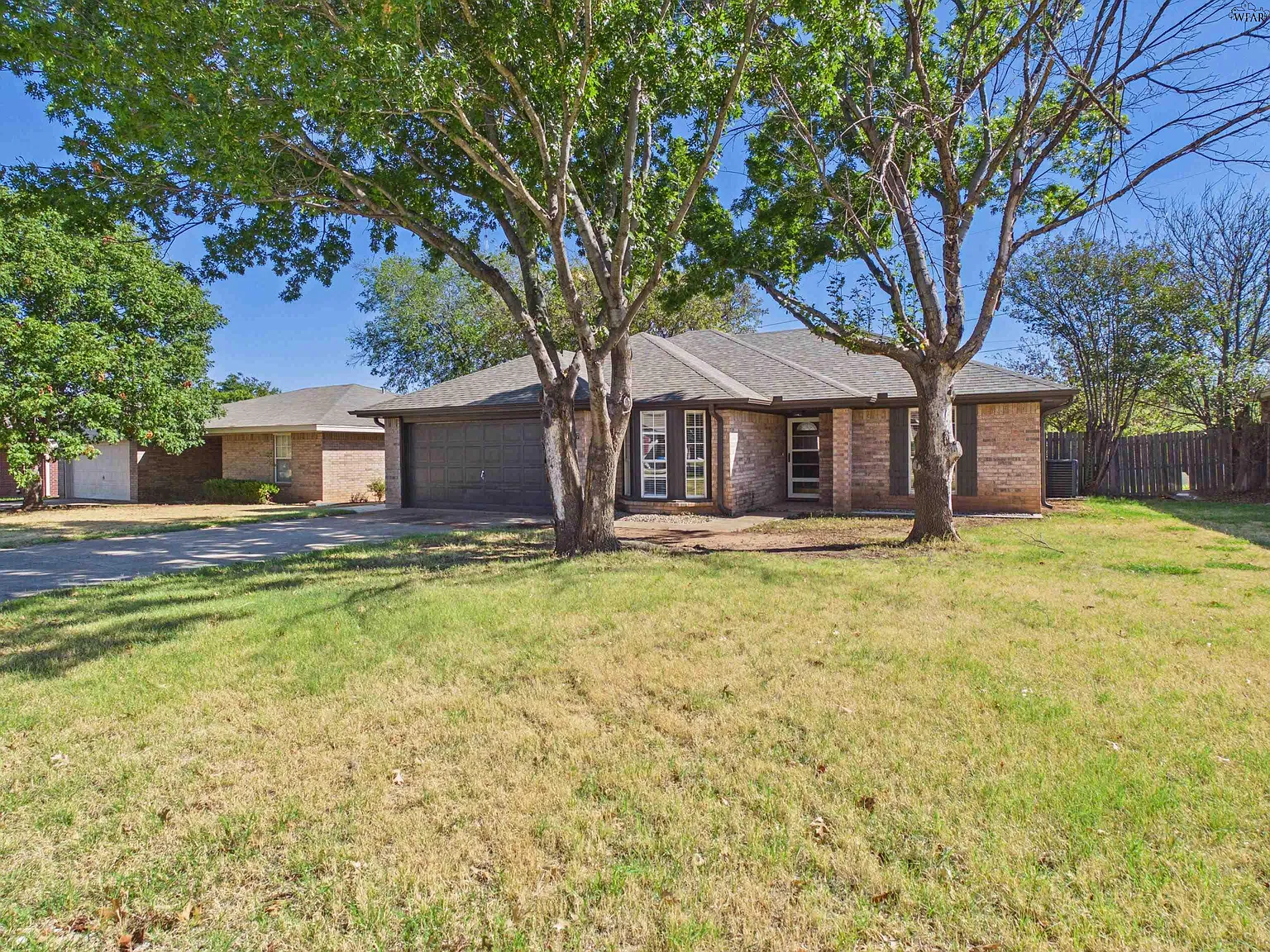 3 bed, 2.0 bath, 1179 sqft, $1,825 — Photo 1