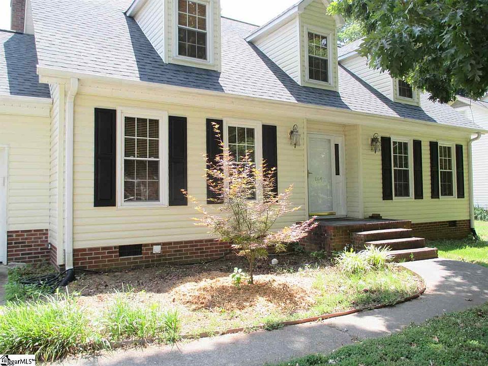 1st image of 104 Fox Hollow Ct