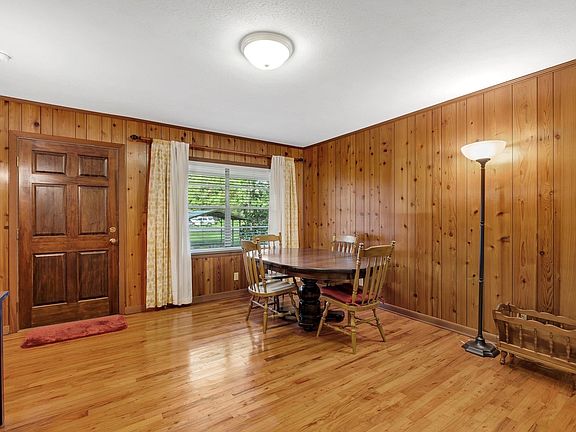 5th image of 1996 Hickory Ln