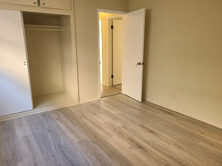 643 Hill St #B — Photo 10