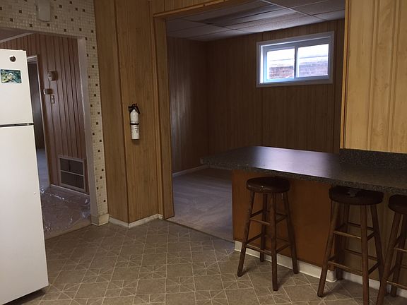 Upper unit eating/dining area