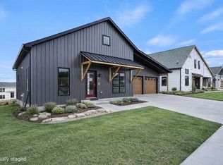 127 Lupine Ave, Poynette, WI 53955