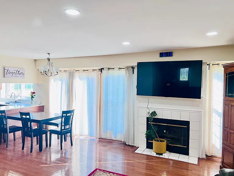 4576 N Sapphire Dr — Photo 3